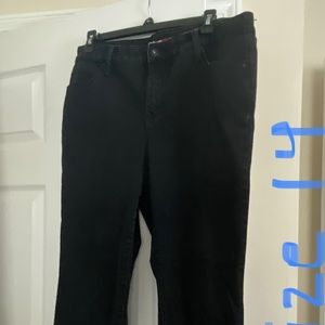 Barely used Women’s shorts and pants for sale please message me for price !